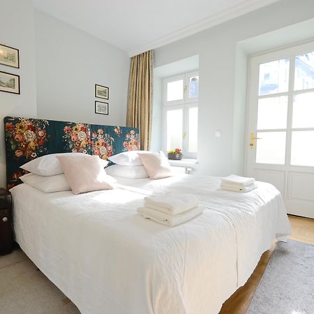 Crystal Suites Chez Helena Краков Экстерьер фото
