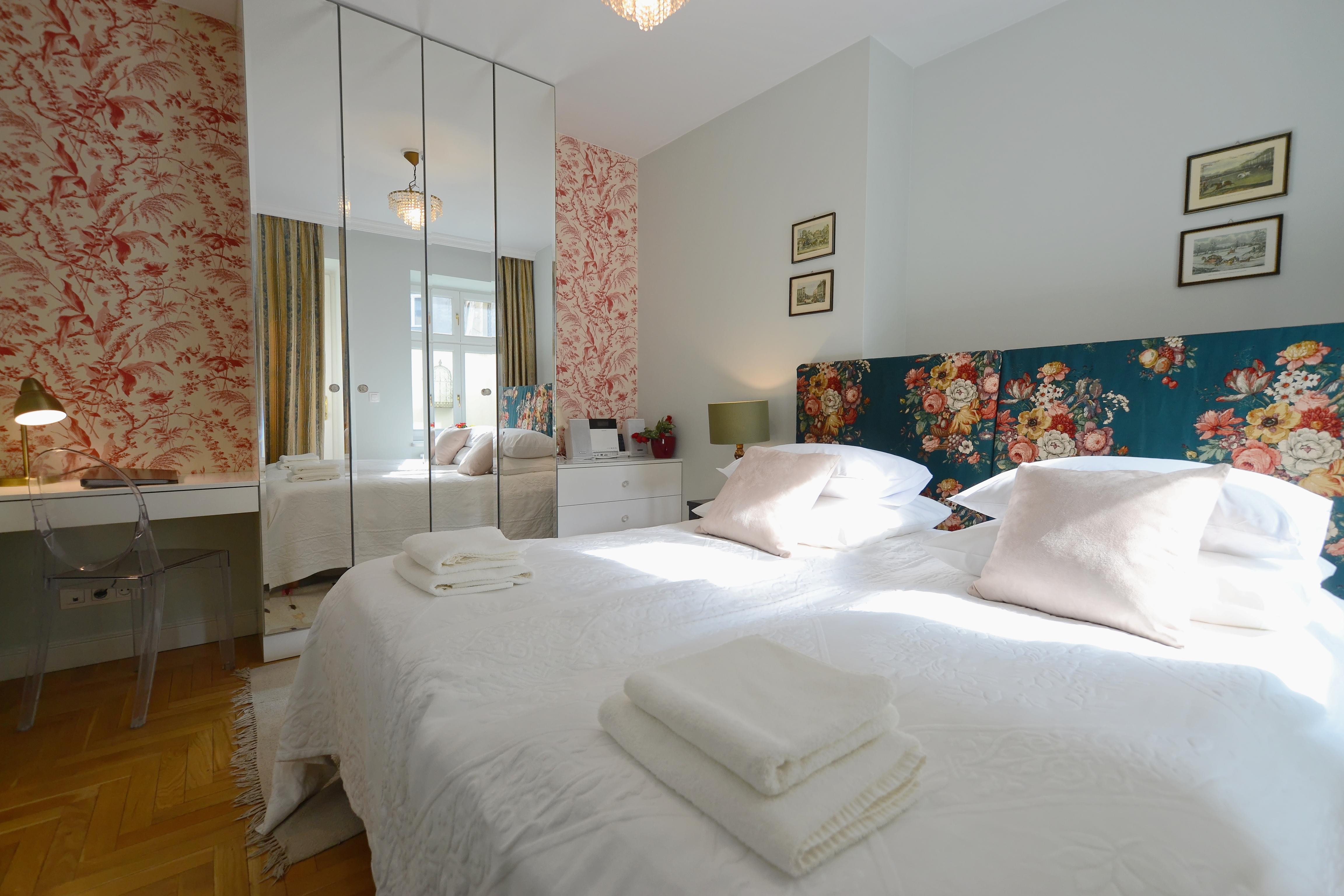 Crystal Suites Chez Helena Краков Экстерьер фото