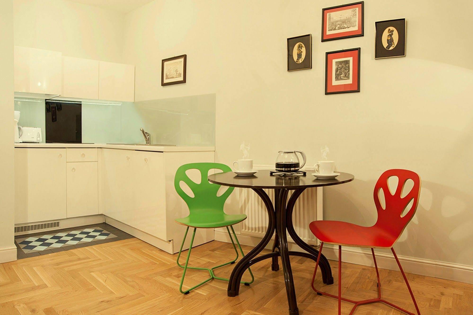 Crystal Suites Chez Helena Краков Экстерьер фото